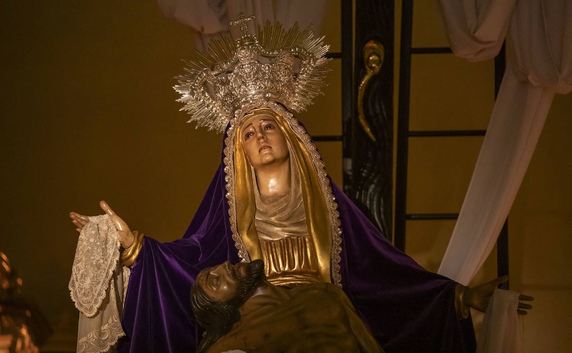 El Viernes Santo de Huelva, en imágenes
