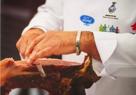 Tres Caídas organiza el Concurso Solidario Cofrade de Corte de Jamón 'Ciudad de Huelva'