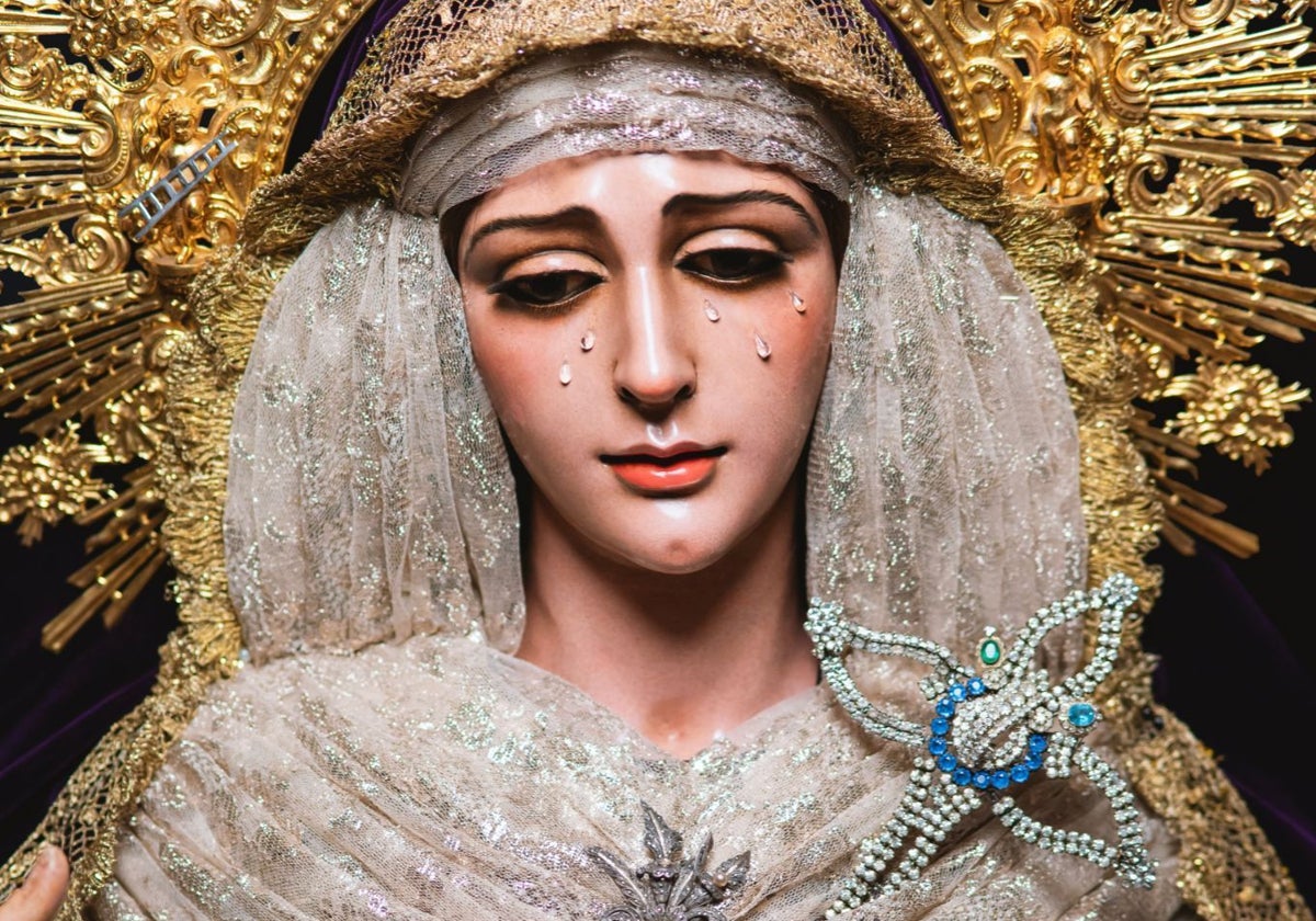 La Virgen de la Victoria, con la presea recuperada