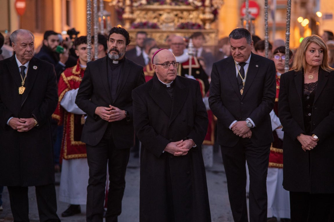El Vía Crucis de la Semana Santa de Huelva 2025, en imágenes