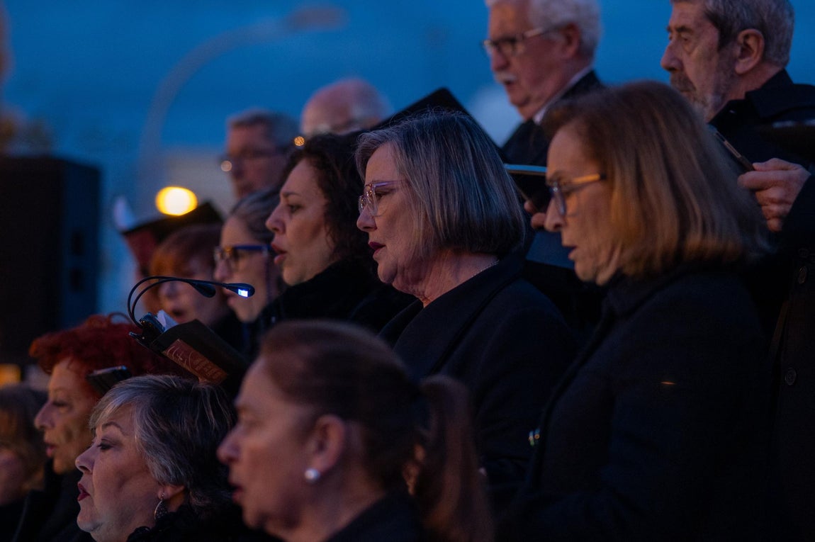 El Vía Crucis de la Semana Santa de Huelva 2025, en imágenes
