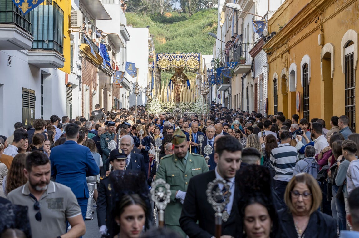 Las imágenes de la Virgen de los Dolores por las calles de Huelva