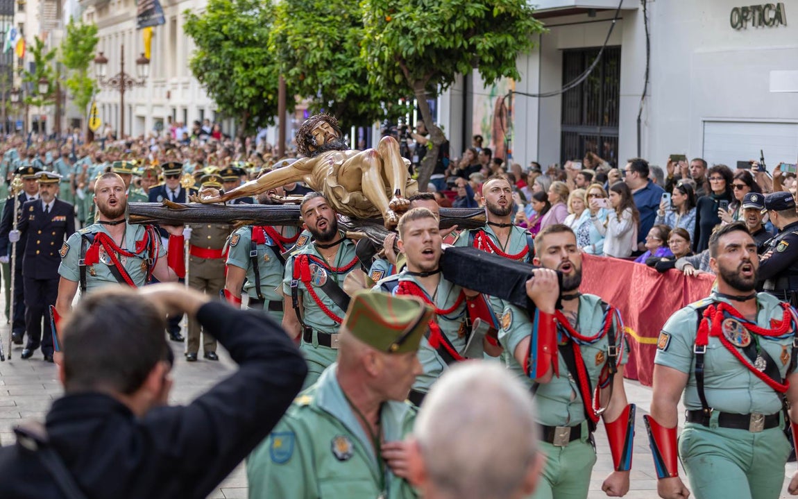 Las imágenes del Sábado de Pasión de la Semana Santa de Huelva 2025