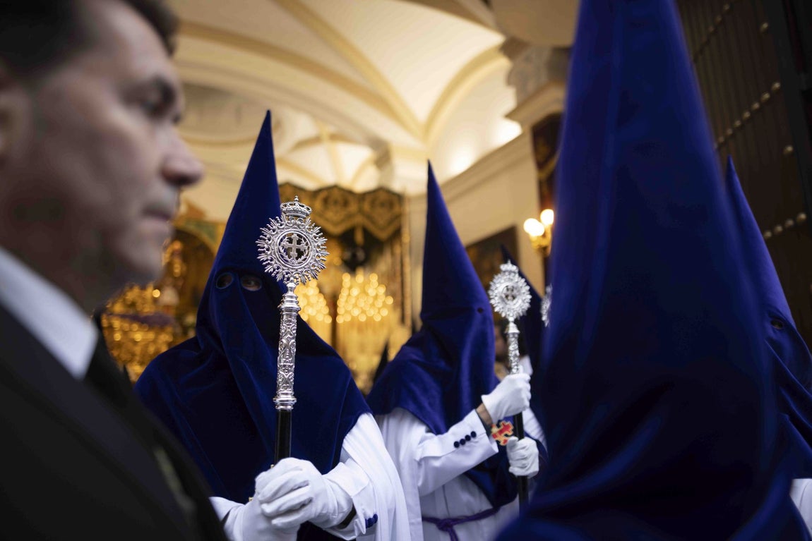 Miércoles Santo en Huelva: Una corona de instantes con La Esperanza