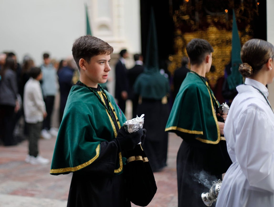 Viernes Santo: En Silencio a los pies de la cruz