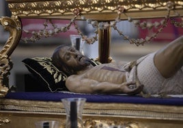La Semana Santa de Huelva se consuma con un Viernes Santo en crecimiento