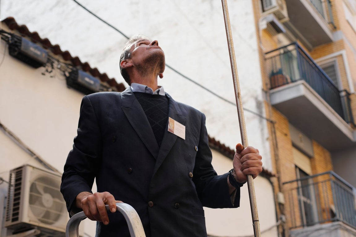 Viernes Santo: La Fe tiñe de burdeos las calles de Huelva