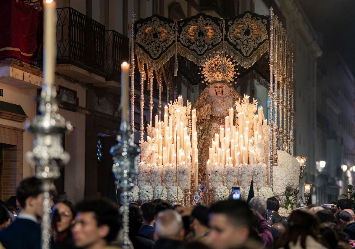 El palio de la Esperanza por Miguel Redondo