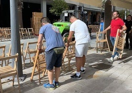 Montaje de las sillas en la carrera oficial