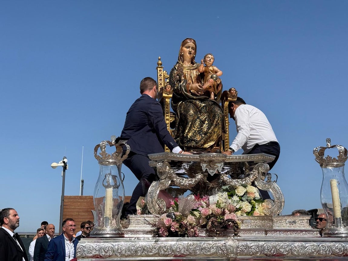El regreso triunfal de la Virgen de la Bella a su hogar en Lepe, en imágenes