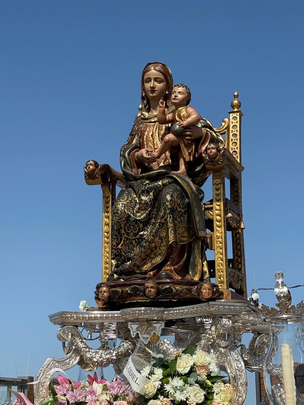 El regreso triunfal de la Virgen de la Bella a su hogar en Lepe, en imágenes