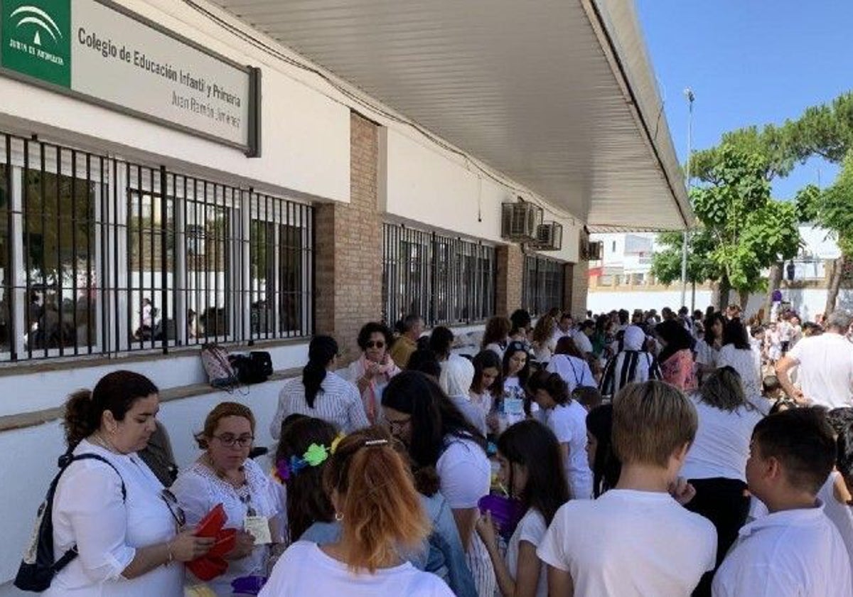 Alumnos en un colegio de Cartaya