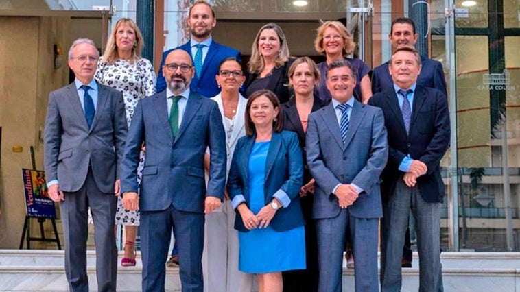 La nueva presidenta del Colegio de Médicos de Huelva pide el esfuerzo de todos para dignificar la profesión