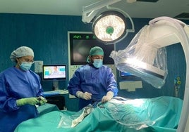 Quirónsalud Huelva interviene con éxito a una paciente afectada por una malformación neurológica