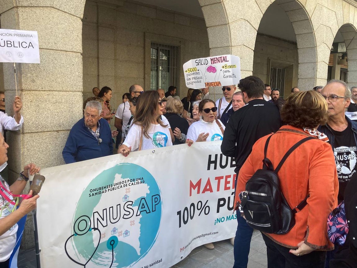 Huelva pide en la calle protección para la sanidad pública