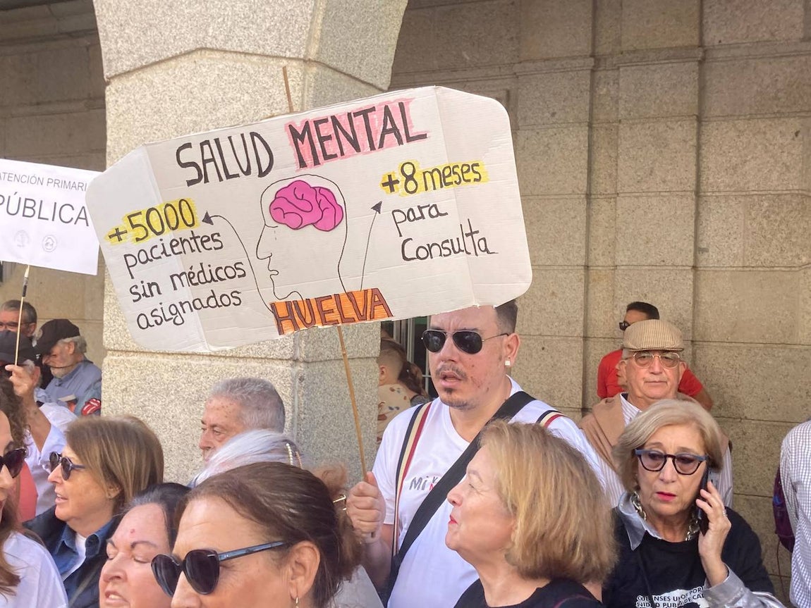 Huelva pide en la calle protección para la sanidad pública