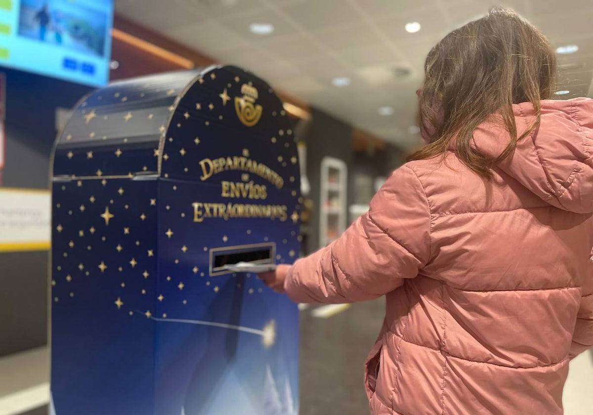 Uno de los buzones mágicos de Correos en la provincia de Huelva