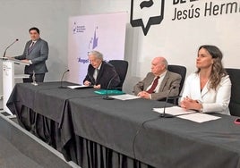Vicente Quiroga recoge el Premio Ángel Serradilla reivindicando el periodismo frente a la desinformación