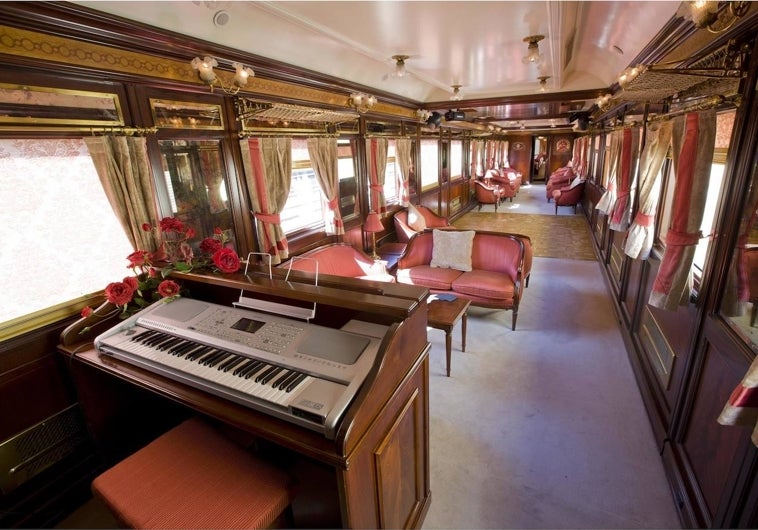 Interior del tren turístico de lujo Al Ándalus