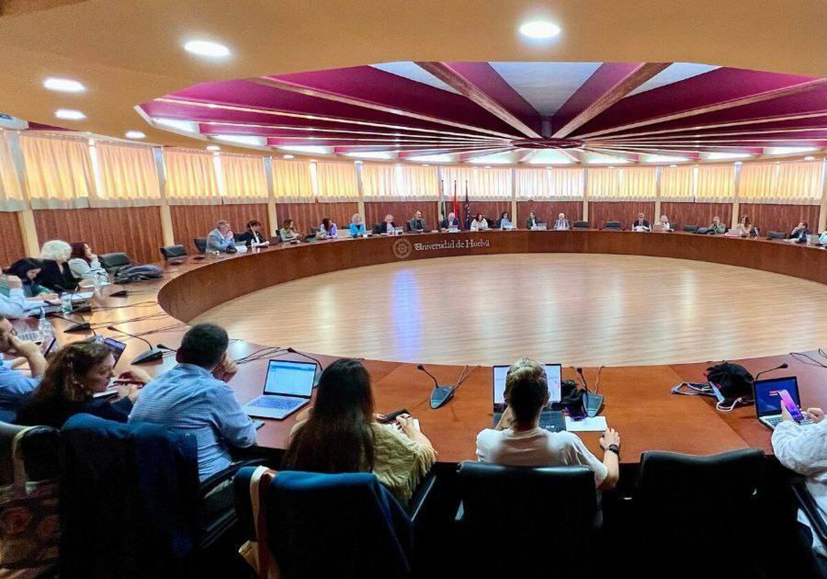 La reunión del Consejo de Gobierno de la Universidad de Huelva
