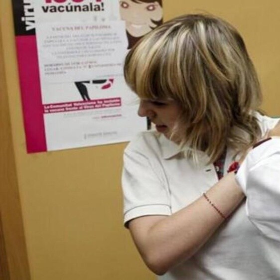 Andalucía amplía la vacunación frente al virus del papiloma humano a chicos adolescentes