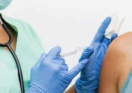 Los centros de salud de Huelva vacunan sin cita a todos los chicos adolescentes de 13 a 18 años contra el VPH