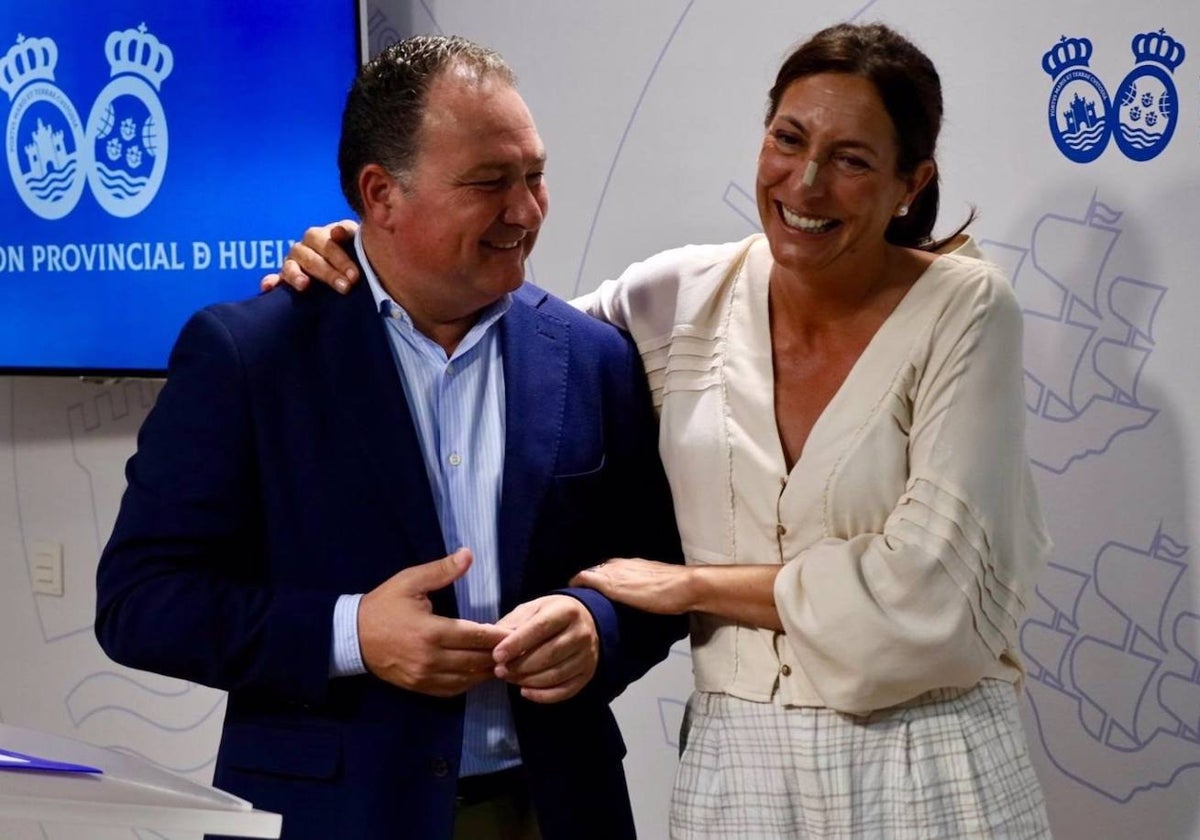 La consejera Loles López, y el presidente de la Diputación, David Toscano