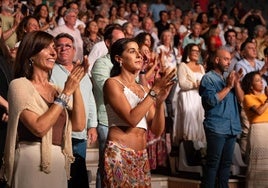 Arcángel, emocionado al ver a Carolina Marín en su concierto: «Amiga, eres la más grande»