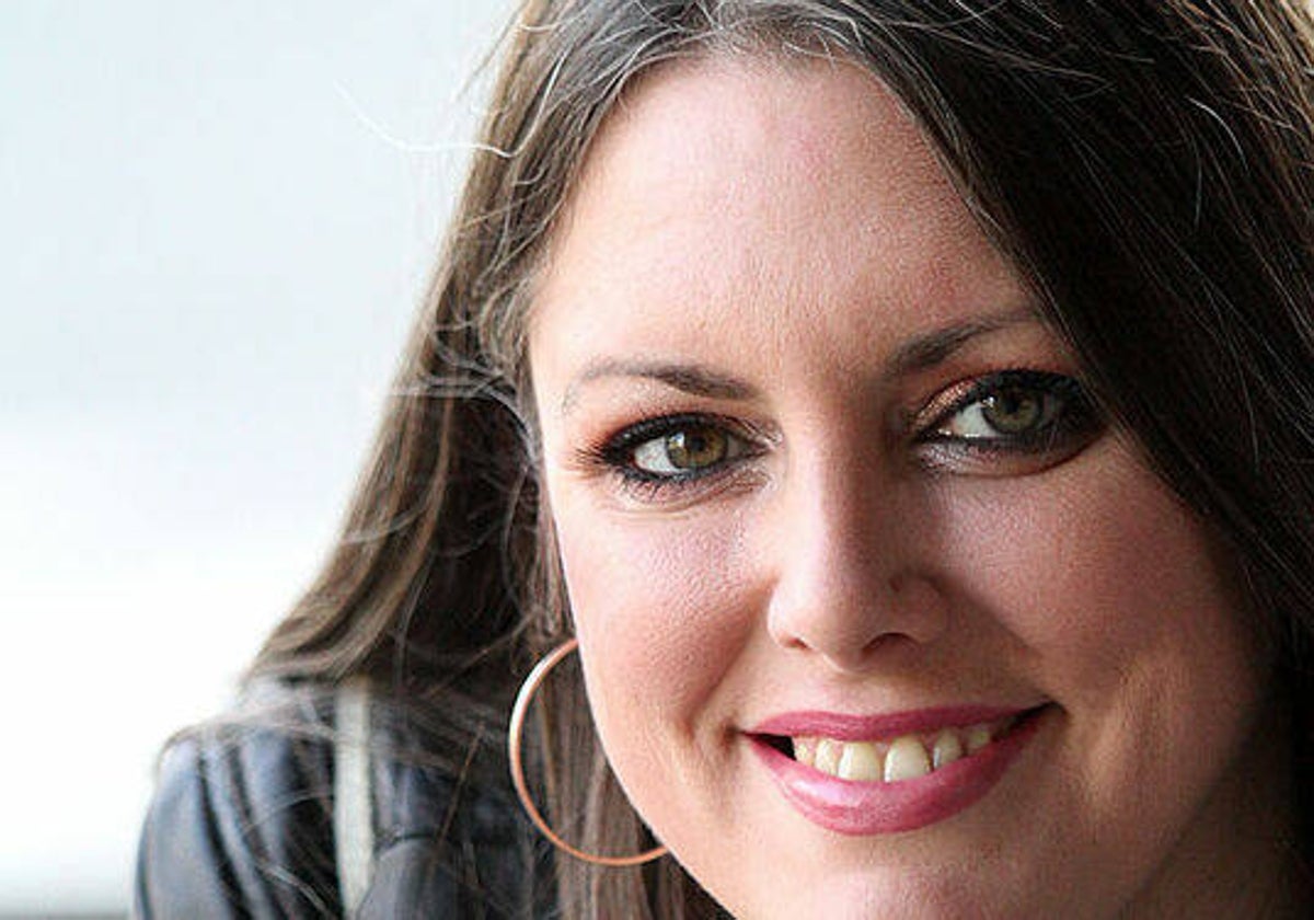 La periodista onubense Raquel Rendón