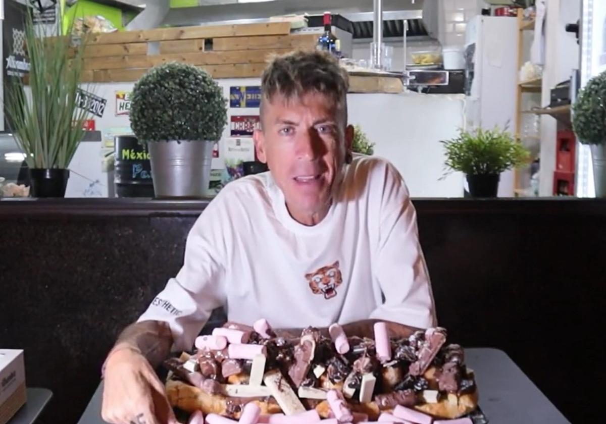 Iván Food durante su reto en Huelva