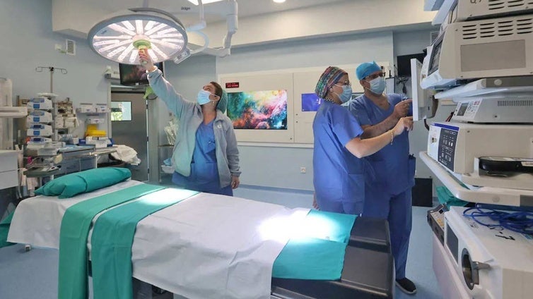 Los médicos de Huelva, contra el proyecto de la ministra: más restricciones y menor reconocimiento
