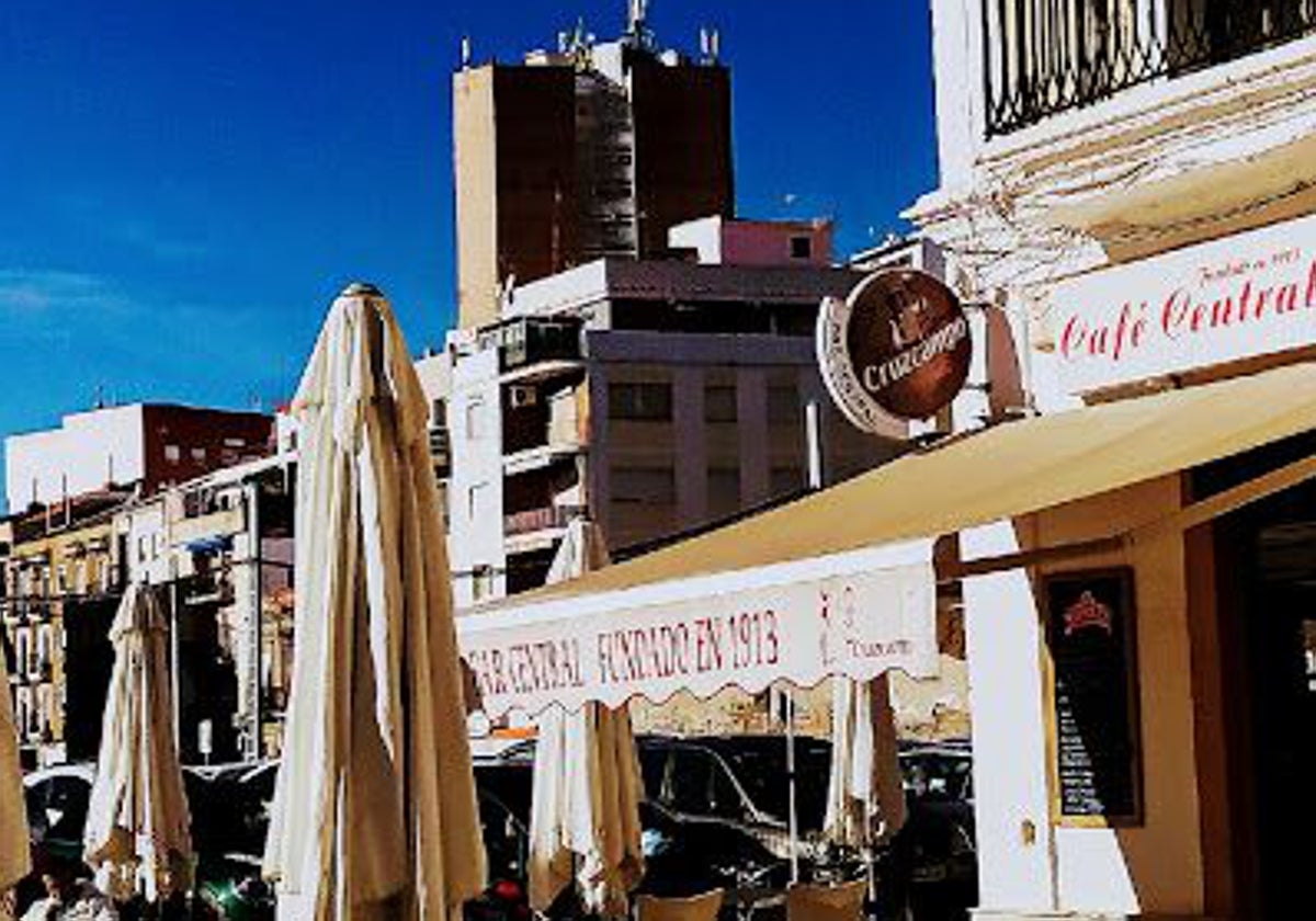 El Café Central, que se fundó en 1913, situado en el entorno de antiguo Mercado del Carmen