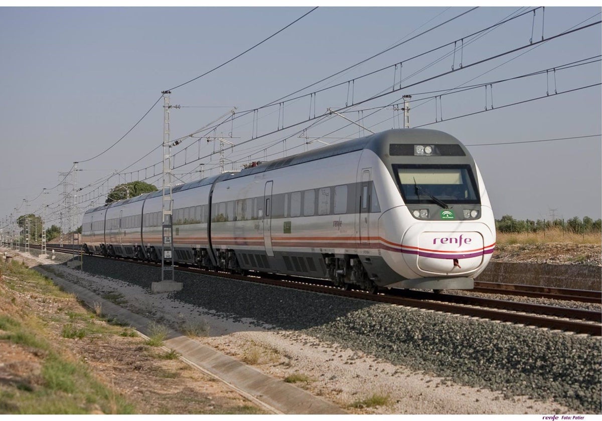 Tren que va de Huelva a Madrid