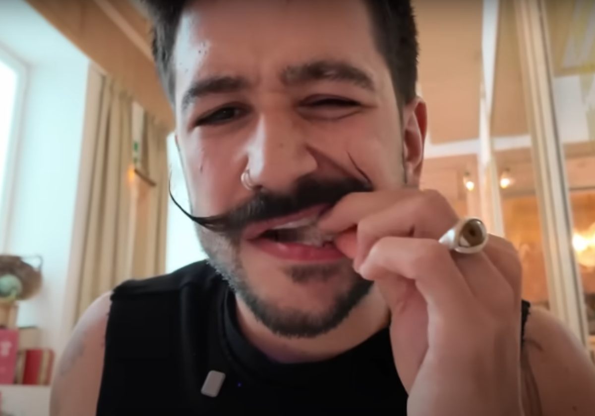 Camilo hablando sobre el tomate de Huelva