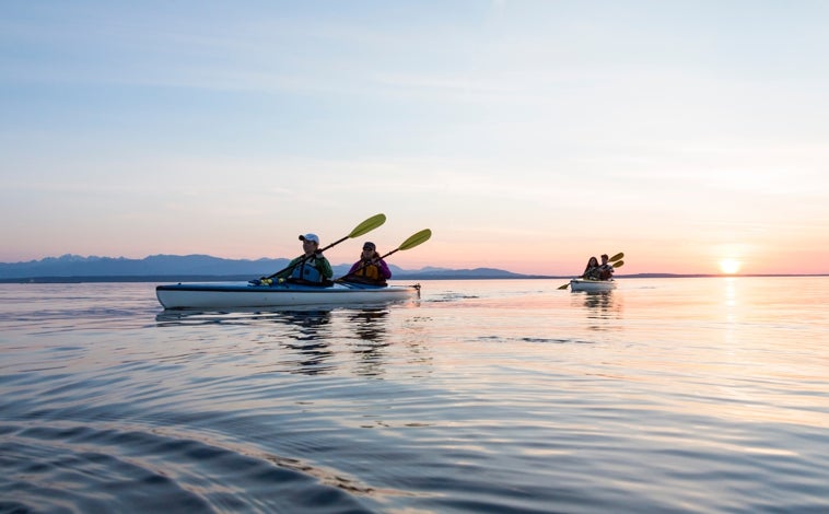 Imagen principal - Kayak, surf y senderismo