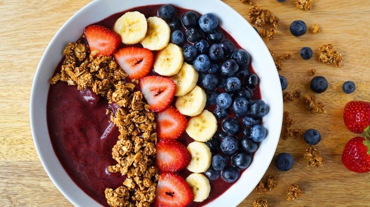 En esta cafetería de Huelva sirven la fruta que está considerada un superalimento: estas son sus múltiples propiedades