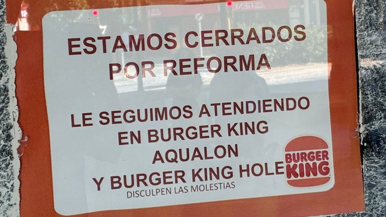 El cartel que aparece en la puerta del establecimiento