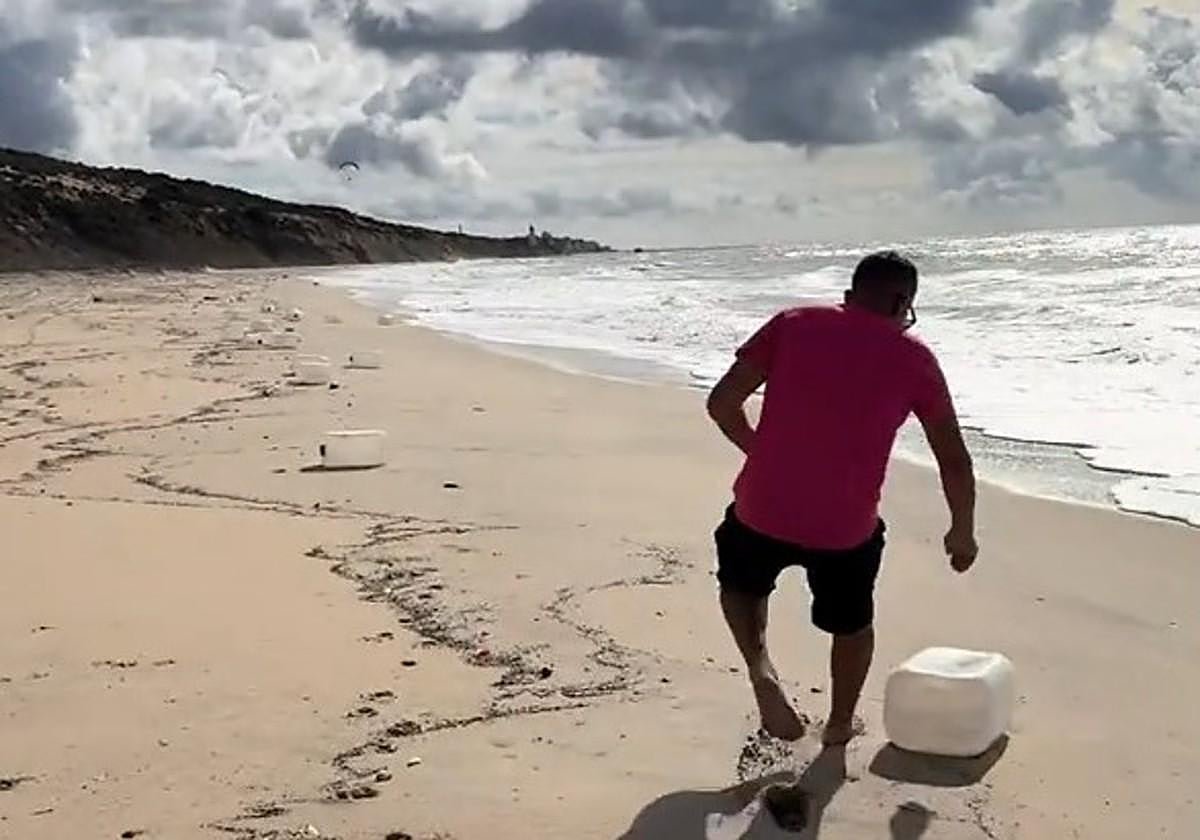 Va a una playa de Huelva y se queda sin palabras al encontar esto en plena orilla