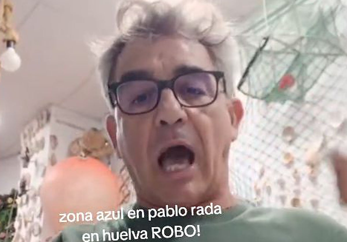 Lolo Er Chiclanero ha protestado en su perfil de la red social TikTok por la multa de zona azula recibida