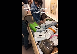 En este centro comercial que está al lado de Huelva puedes comprar paquetes extraviados: su precio depende del peso