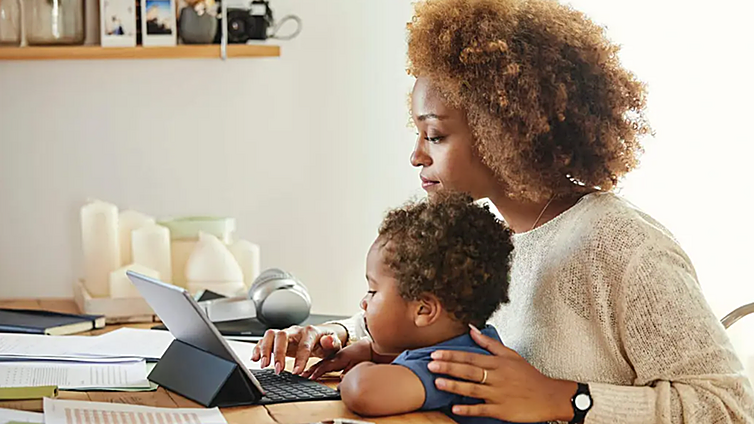 La Seguridad Social avisa: los progenitores podrán solicitar las dos semanas extra por nacimiento o cuidado de los hijos a partir de enero