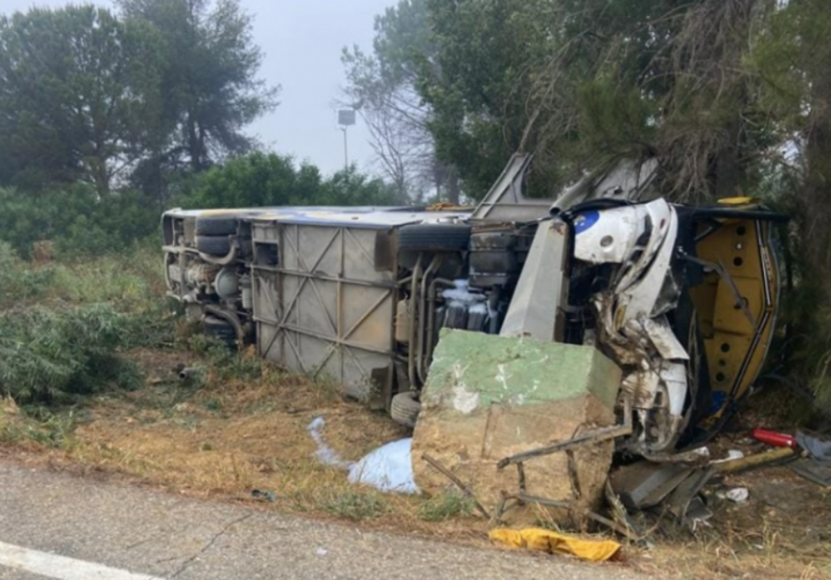 El autobús accidentado en Almonte