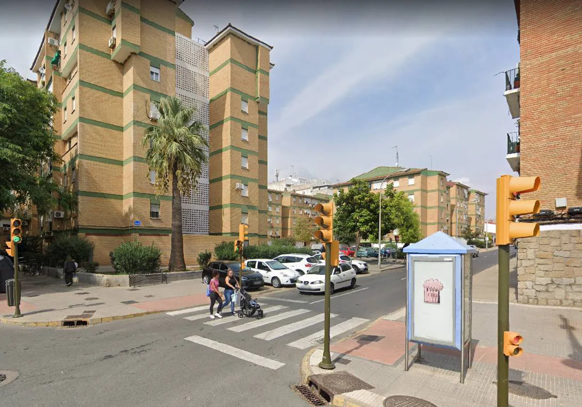 El incendio se ha producido en un edificio de siete plantas en la calle Isla Cristina de Huelva