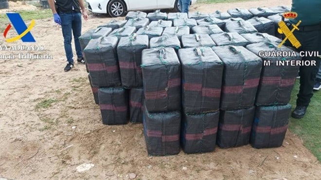 Parte del material intervenido por la Guardia Civil
