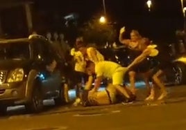 Una batalla campal en El Portil arroja dos detenidos y dos policías nacionales heridos