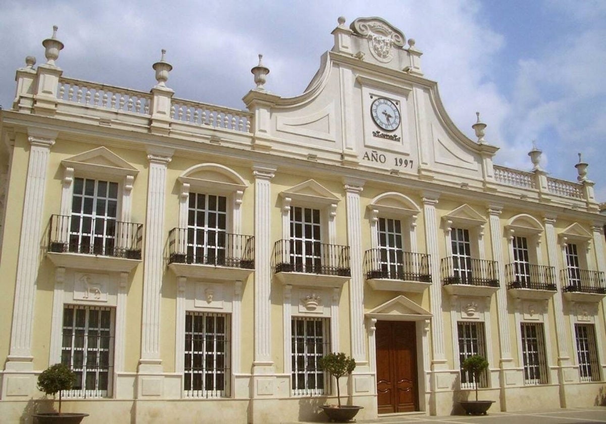 Fachada del Ayuntamiento de Cabra