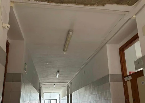 Imagen secundaria 1 - Desalojadas casi todas las aulas del IES San Blas de Aracena «por riesgo de derrumbe»