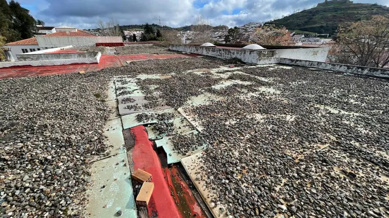 Desalojadas casi todas las aulas del IES San Blas de Aracena «por riesgo de derrumbe»