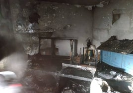 Un fuego de madrugada en una casa de Gibraleón deja dos heridos por inhalación de humo