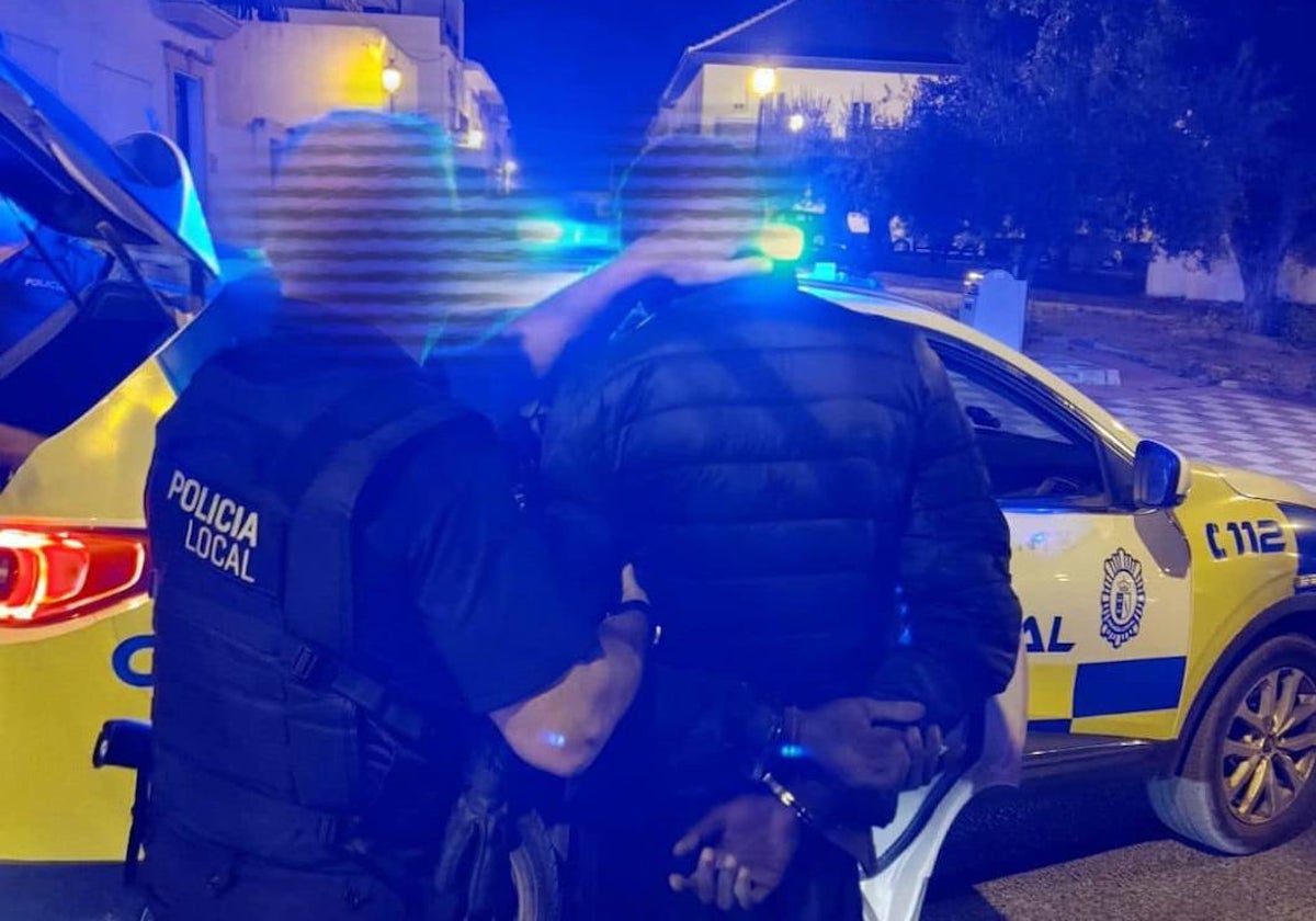La persona detenida en Almonte por un presunto delito de daños